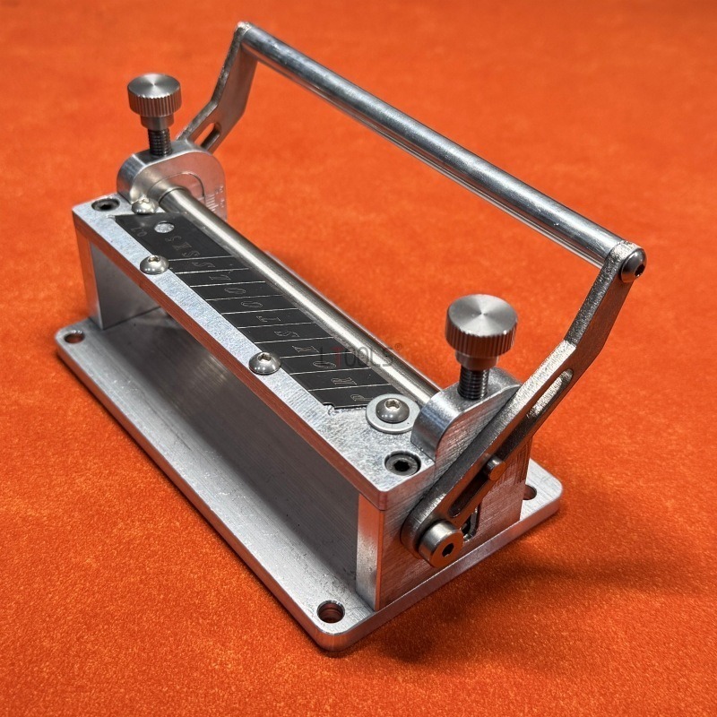 Macchina Manuale per Scarnific - Leatherwork Machine recensione e prezzo